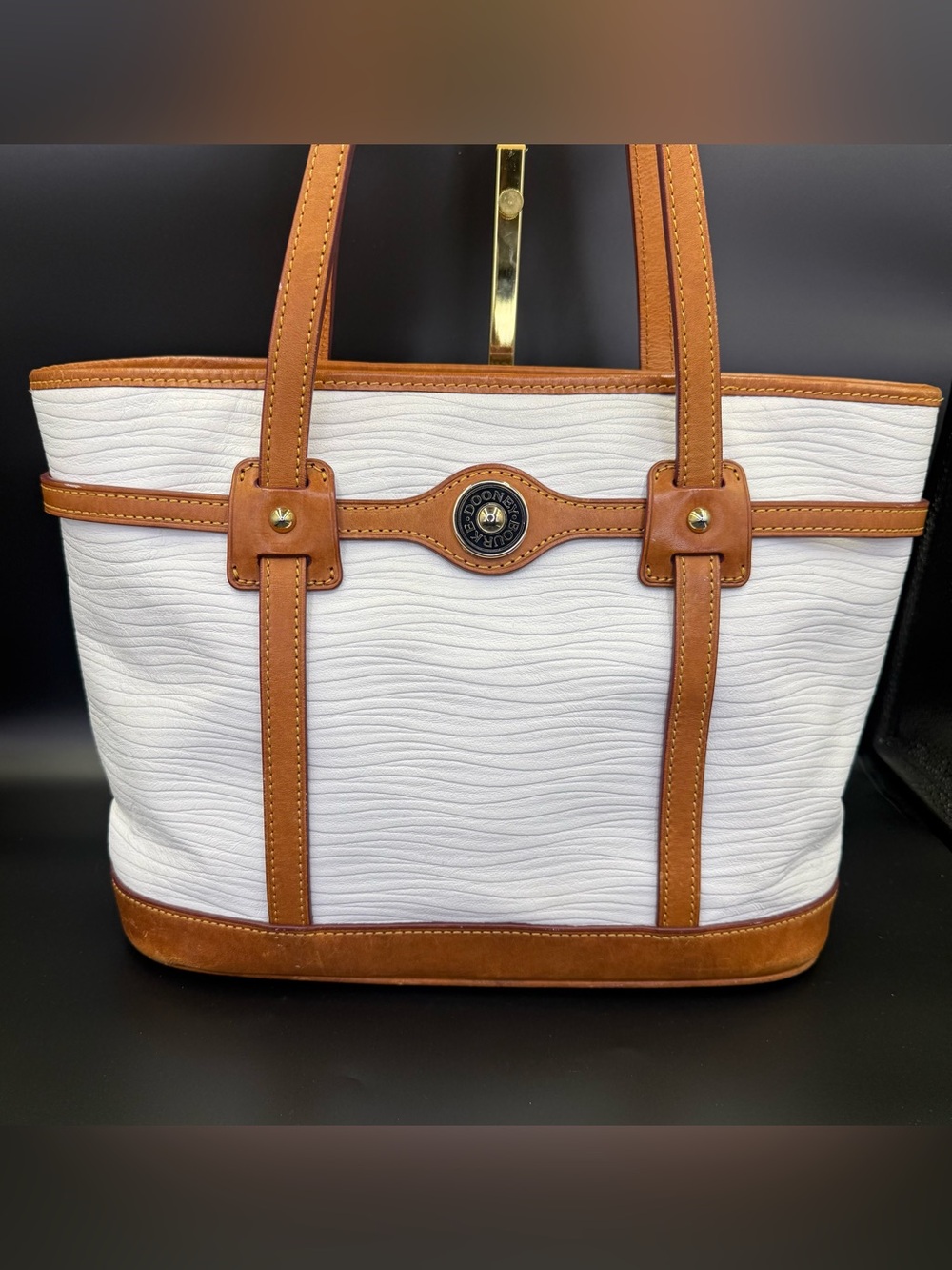 Dooney & Rourke white and Brown Wavy Textured Logo Lock Shoulder Bag Purse Tote - Picture 2 of 9